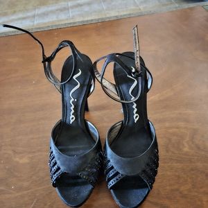 6 1/2 Nina black high heels